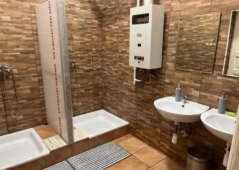 Ejjeli Majom Hostel بودابست المظهر الخارجي الصورة